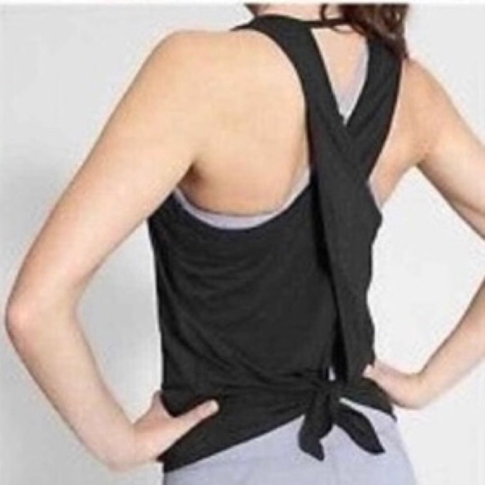 ATHLETA Essence Tie Back Tank Top Oversized 
Black XXS